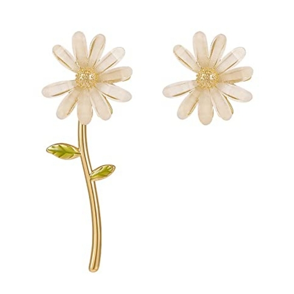 Gold-plated mismatched flower daisy earings with silver post BOGO - Picture 8 of 13
